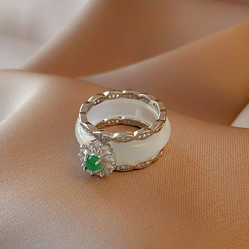 Aliança Lua Verde – Pedra da Lua & Esmeralda