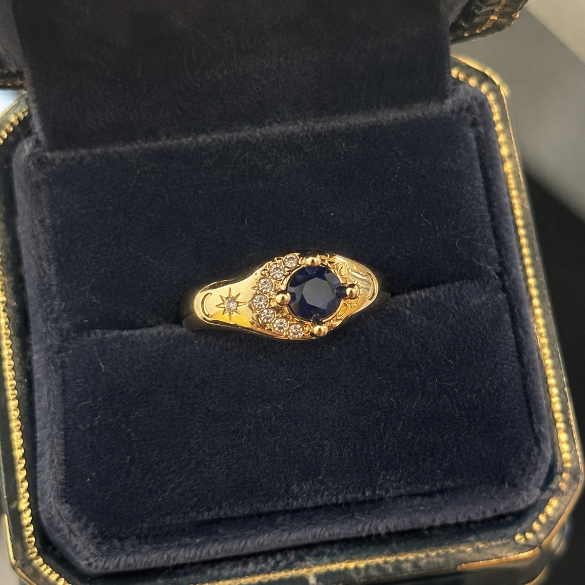 Anel Noite Infinita - Obsidiana Nocturna | Ouro 18k